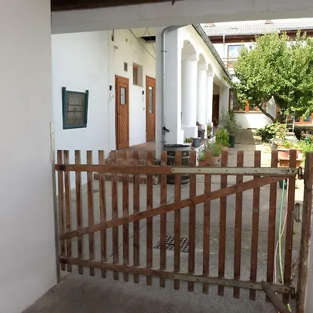 Pensión Weingut Martinshof 3*