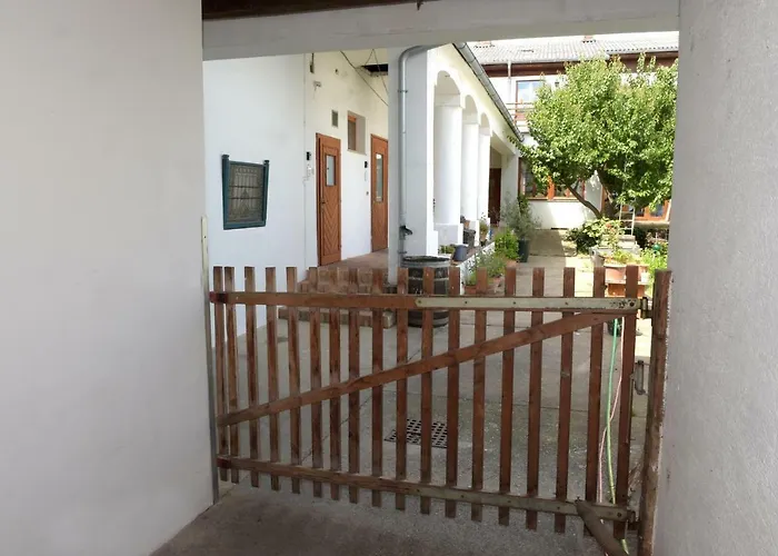 Gasthof Weingut Martinshof 3*